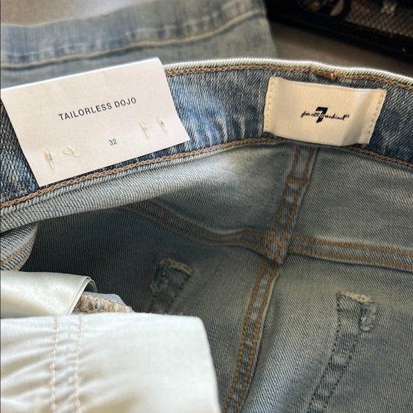 7 For All Mankind Tailorless Dojo in color, Merton Comfort - Picture 8 of 8